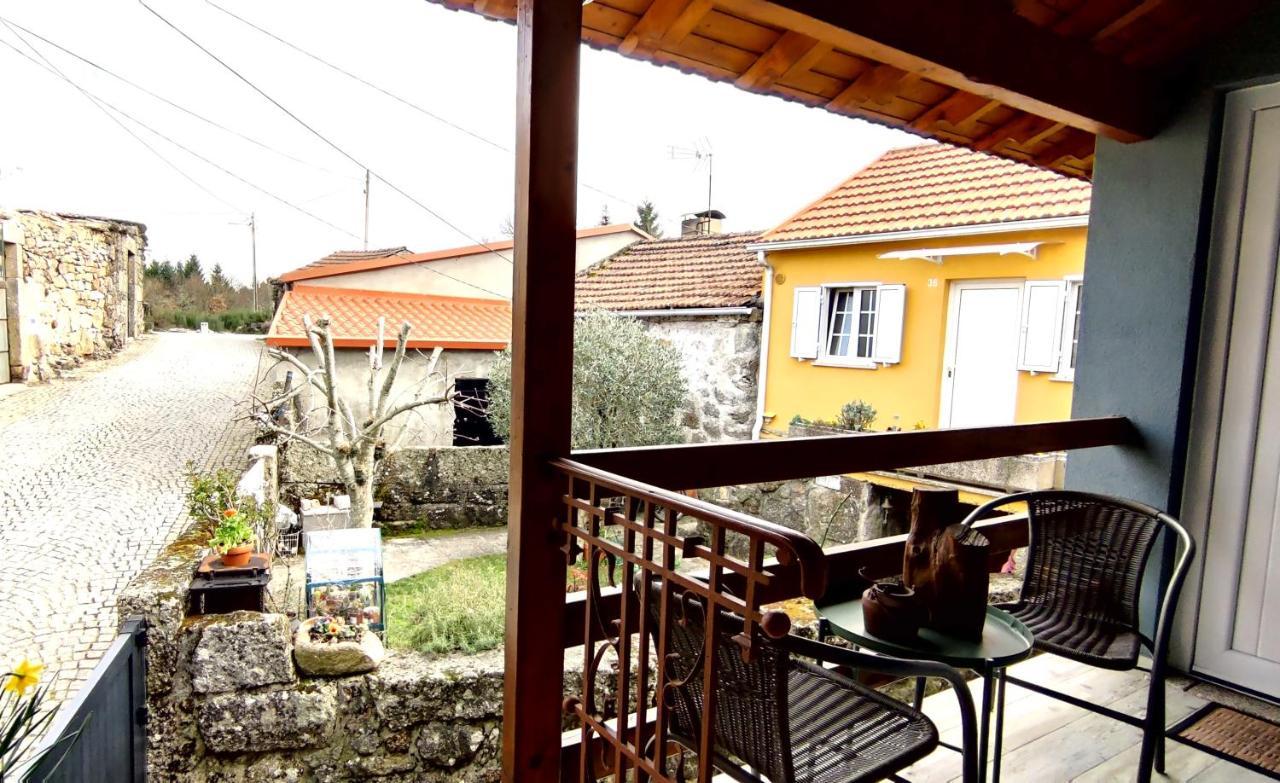 Casa Rural D 'Avo - Sossego Do Campo - 5 Adultos Alhais Esterno foto